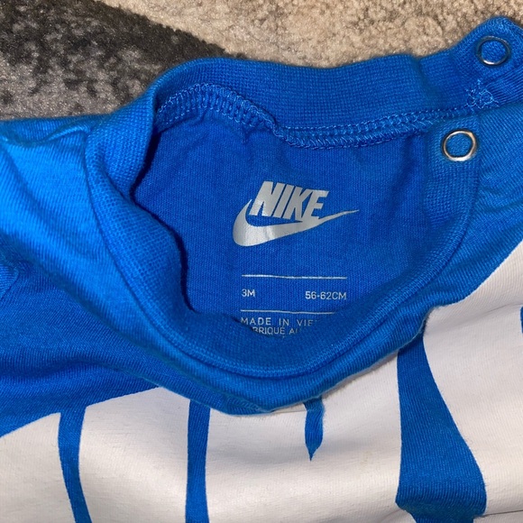 Nike romper - Picture 3 of 3